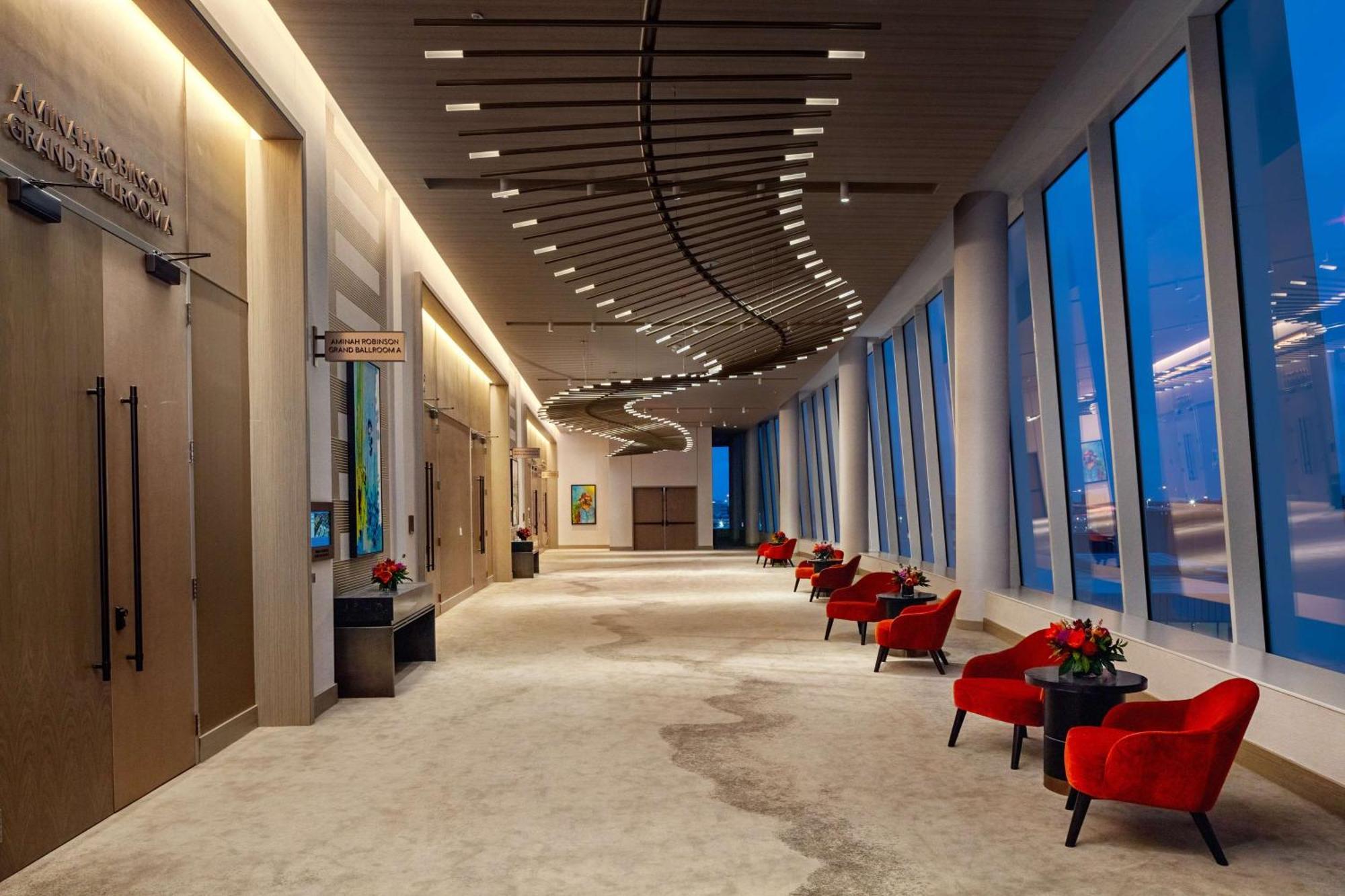 Hilton Downtown Hotel 4*