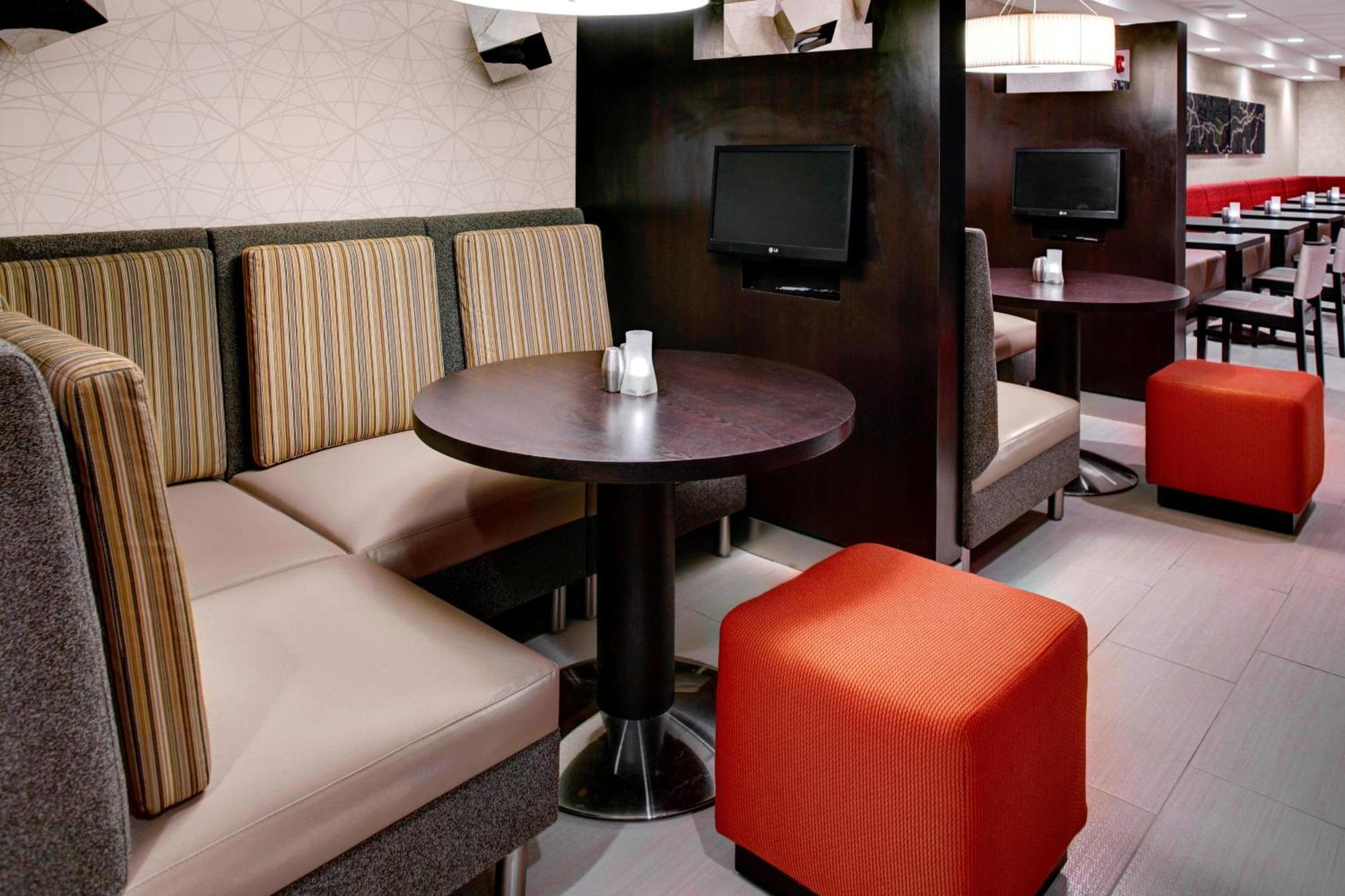 Hotel Courtyard Downtown 3*