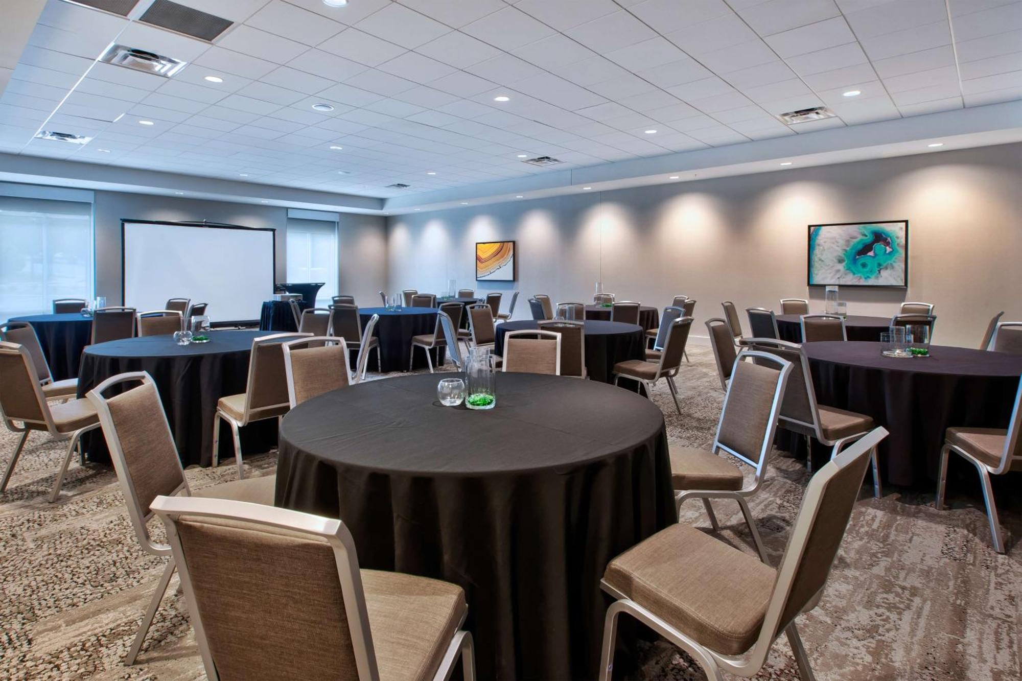 Hilton Garden Easton, Oh 3*