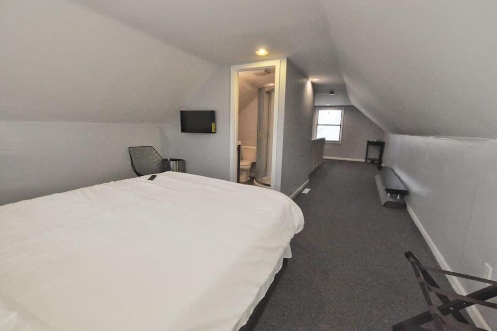 Housepitality - The Sunset House Holiday home Columbus