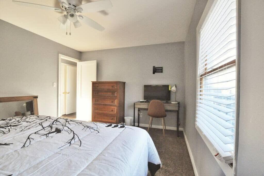 Housepitality - The Sunset House * Columbus