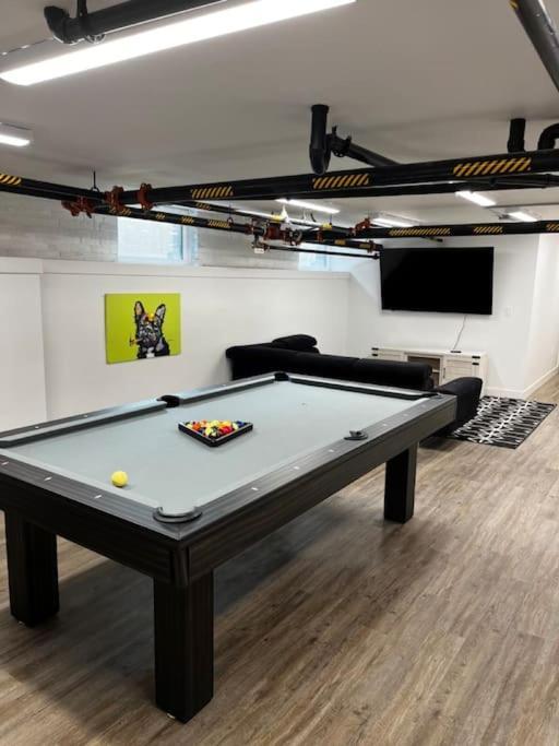 Apartment Trendy Loft Escape With Pool Table Bring Your Pets *