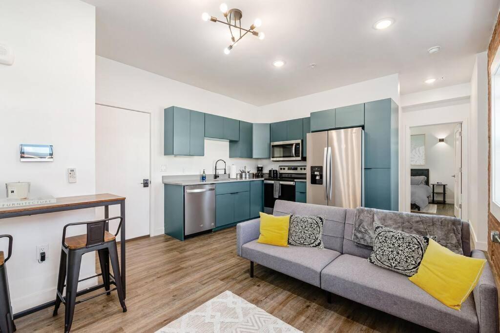 Apartment Trendy Loft Escape With Pool Table Bring Your Pets *