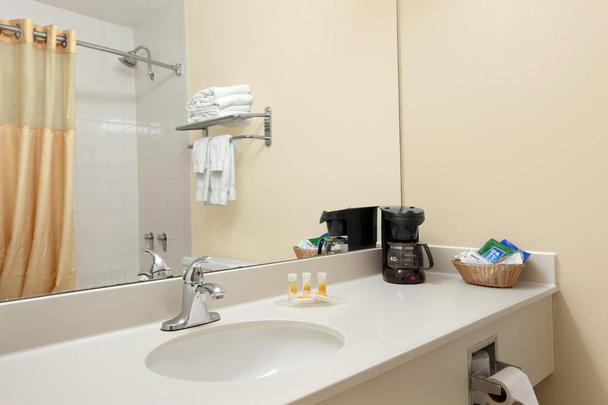 Hotel Days By Wyndham Airport 3*