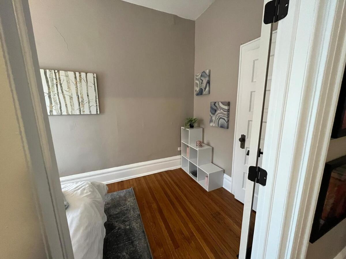 2 Bedroom Totally Renovated And Chic