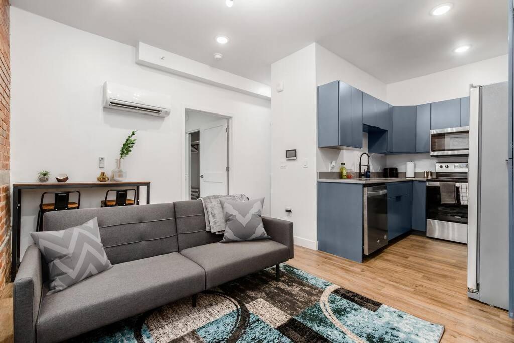 Designer 1-bed Haven Near Downtown! Pets Welcome! *