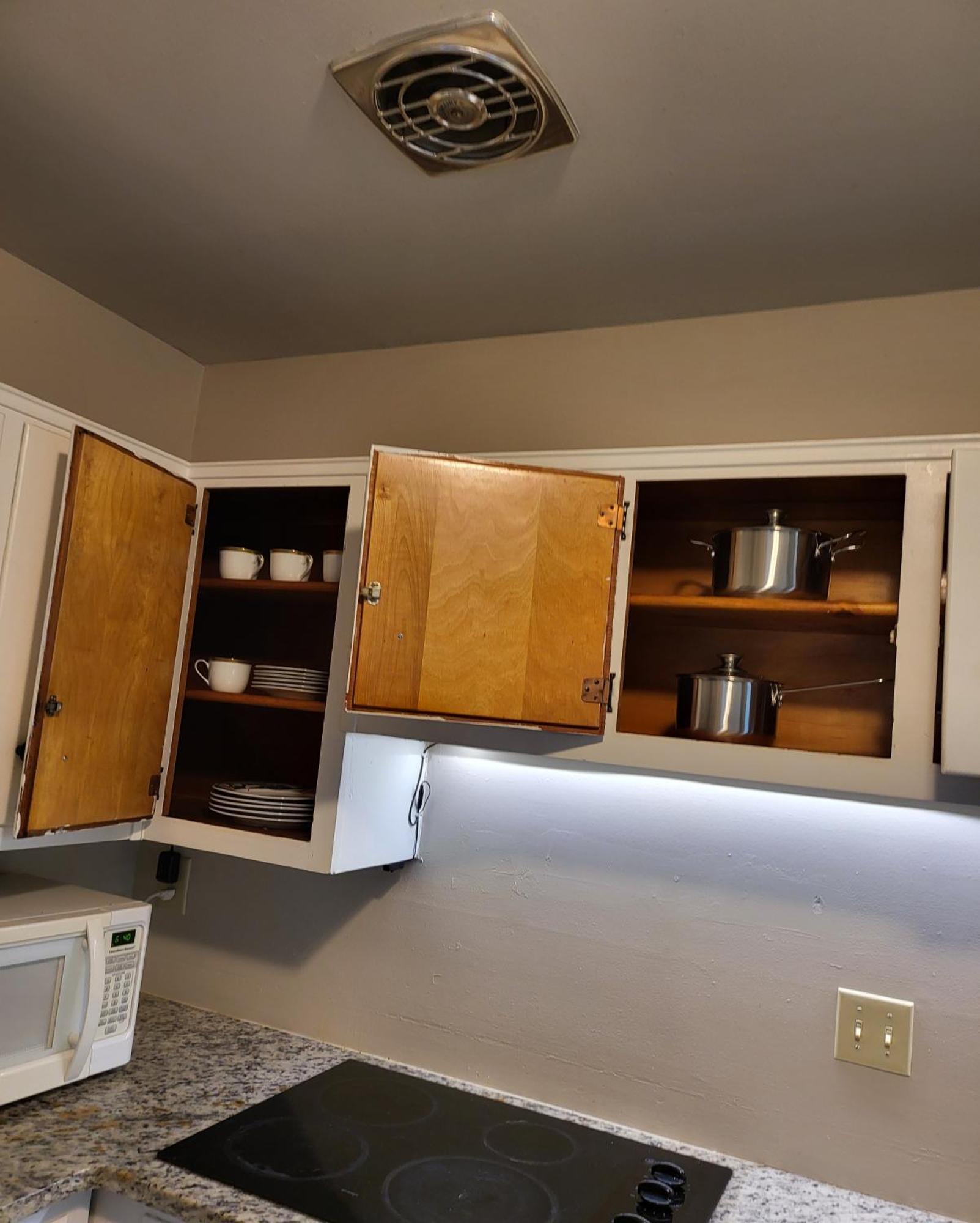 Homestay Private One Bedroom And Walk In Bathroom Unit, 2 Min From Osu, Free Parking, Wi-fi, Ac, Washer And Dryer, Expocenter, Riverside Methodist Hospital Columbus