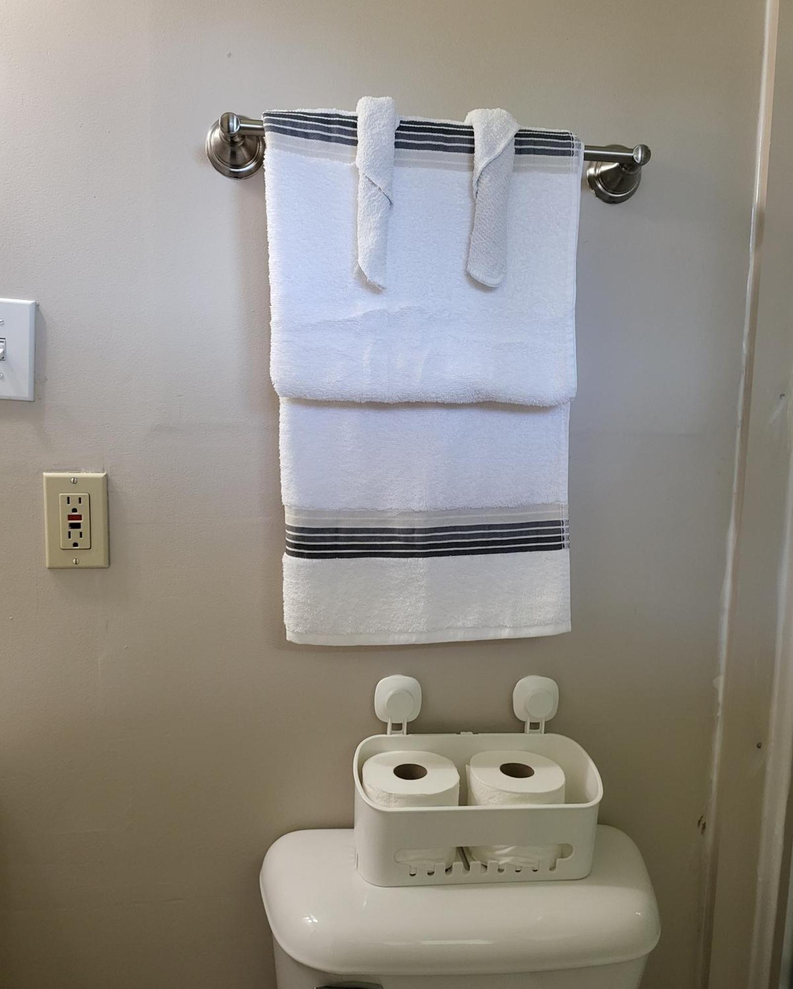 Private One Bedroom And Walk In Bathroom Unit, 2 Min From Osu, Free Parking, Wi-fi, Ac, Washer And Dryer, Expocenter, Riverside Methodist Hospital Columbus