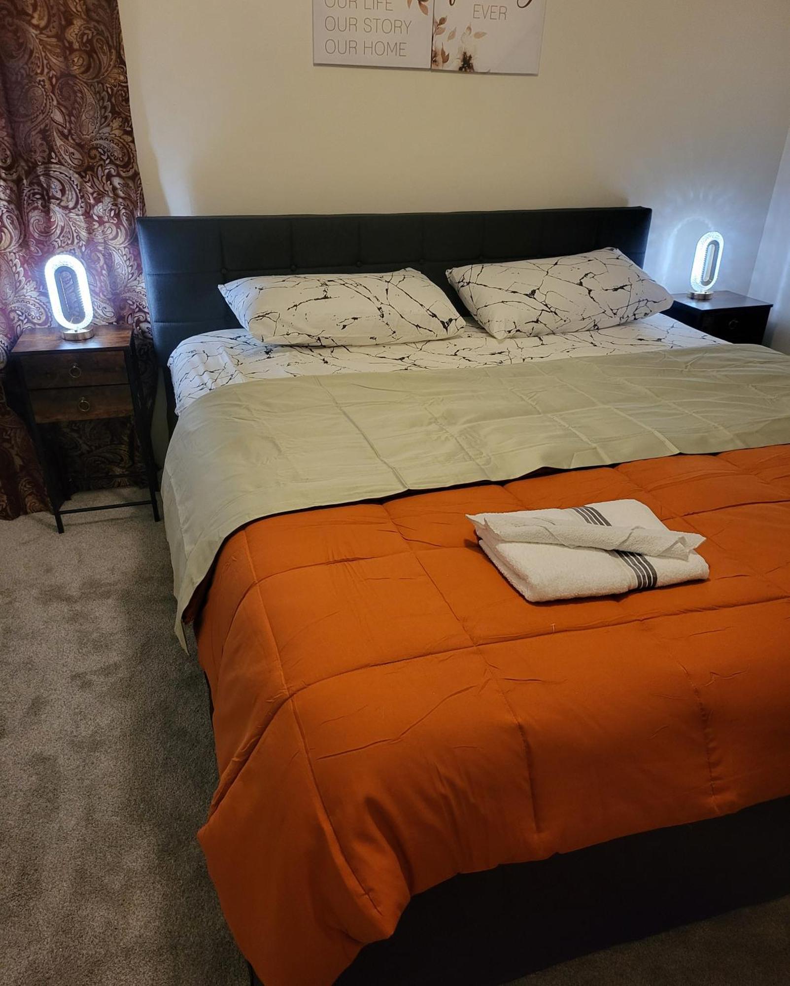Homestay 2 King Bedrooms And 2 Full Bathrooms In Columbus, Parking, 2 Min To Osu, Close To Riverside Methodist Hospital, Expo Center