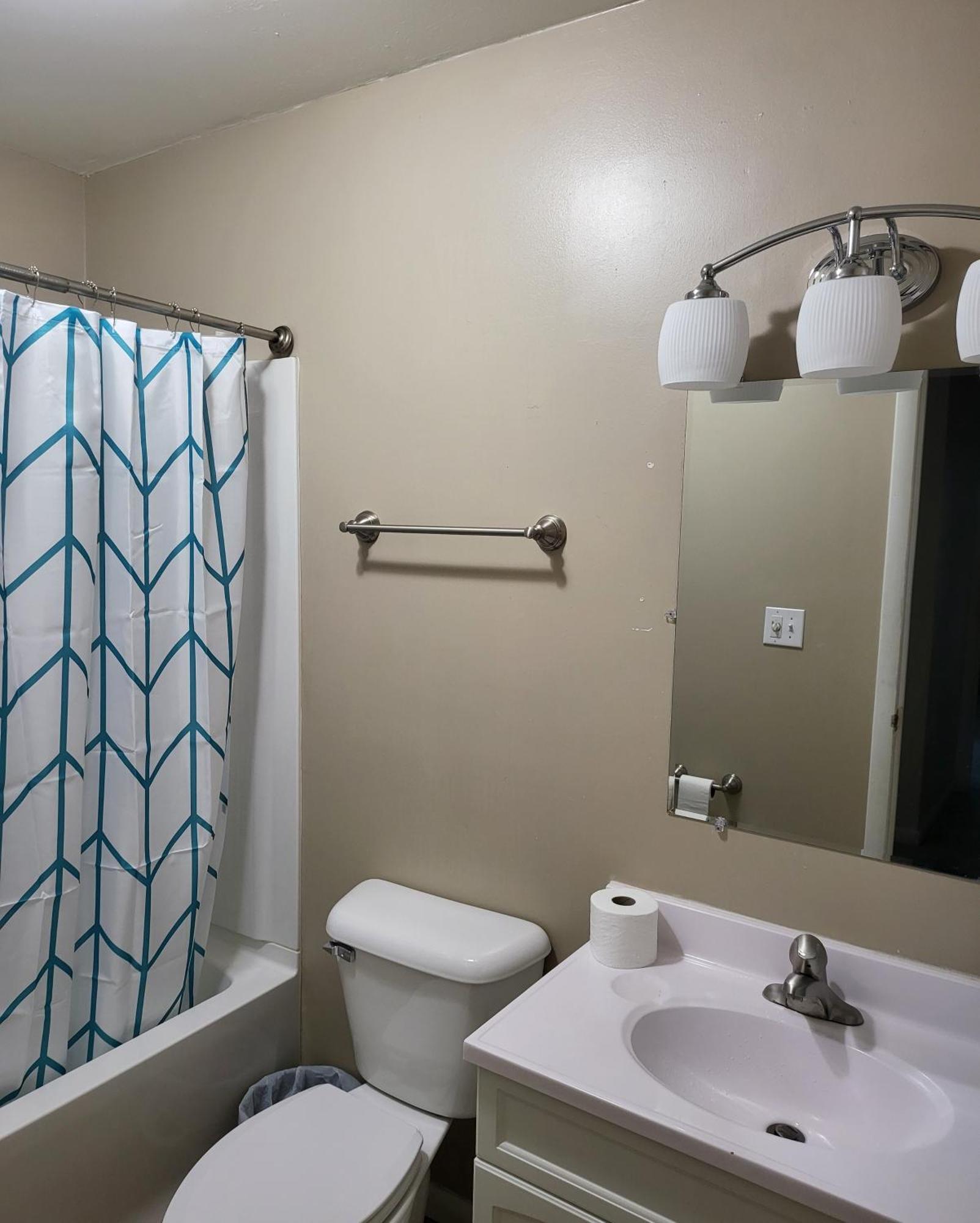 2 King Bedrooms And 2 Full Bathrooms In Columbus, Parking, 2 Min To Osu, Close To Riverside Methodist Hospital, Expo Center Columbus