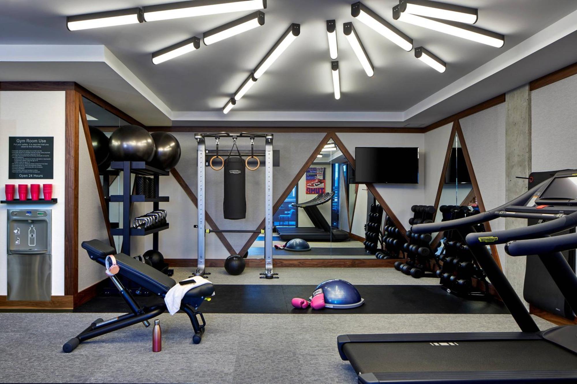Moxy Short North Hotel 3*