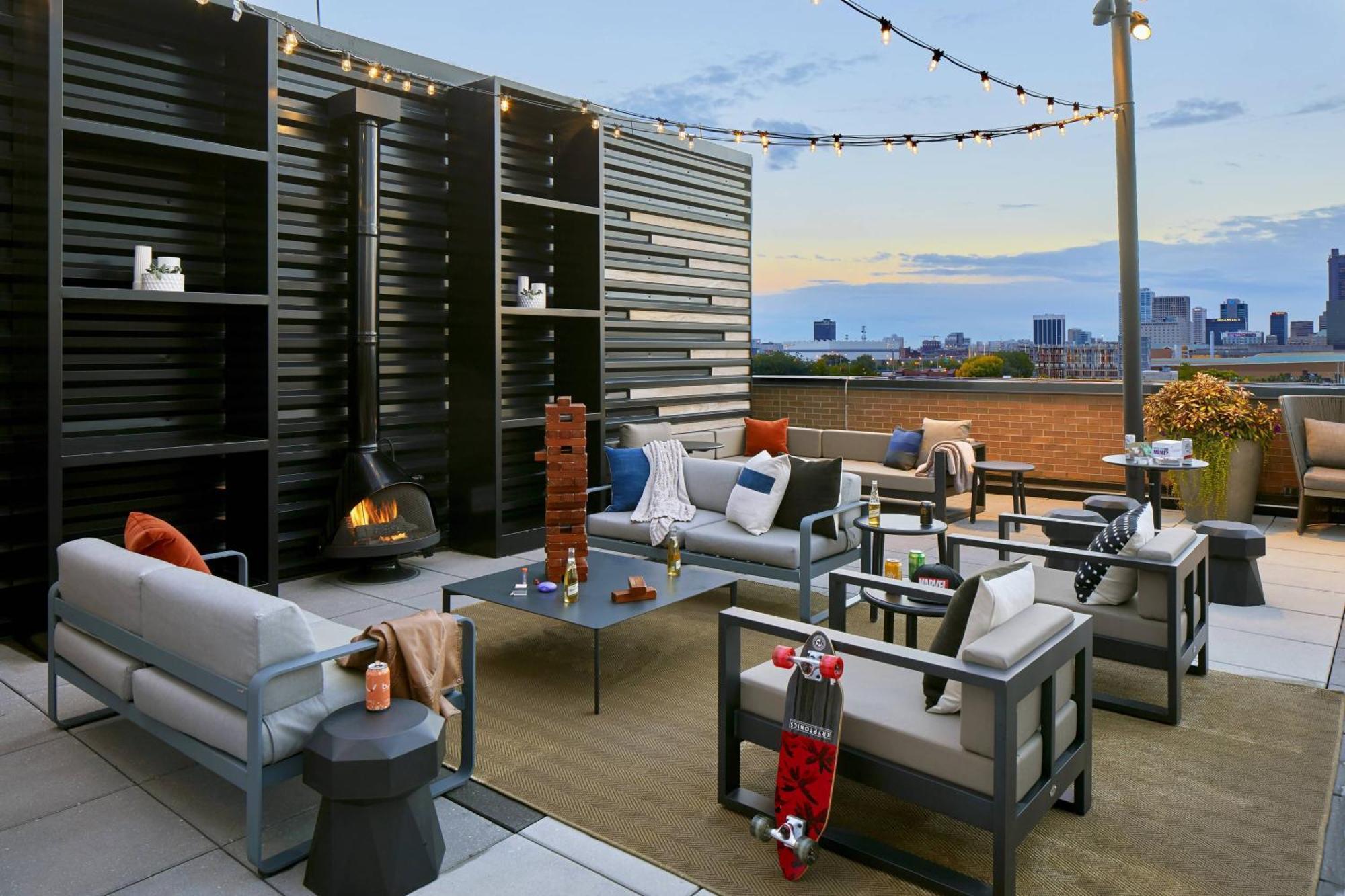 Moxy Short North 3*