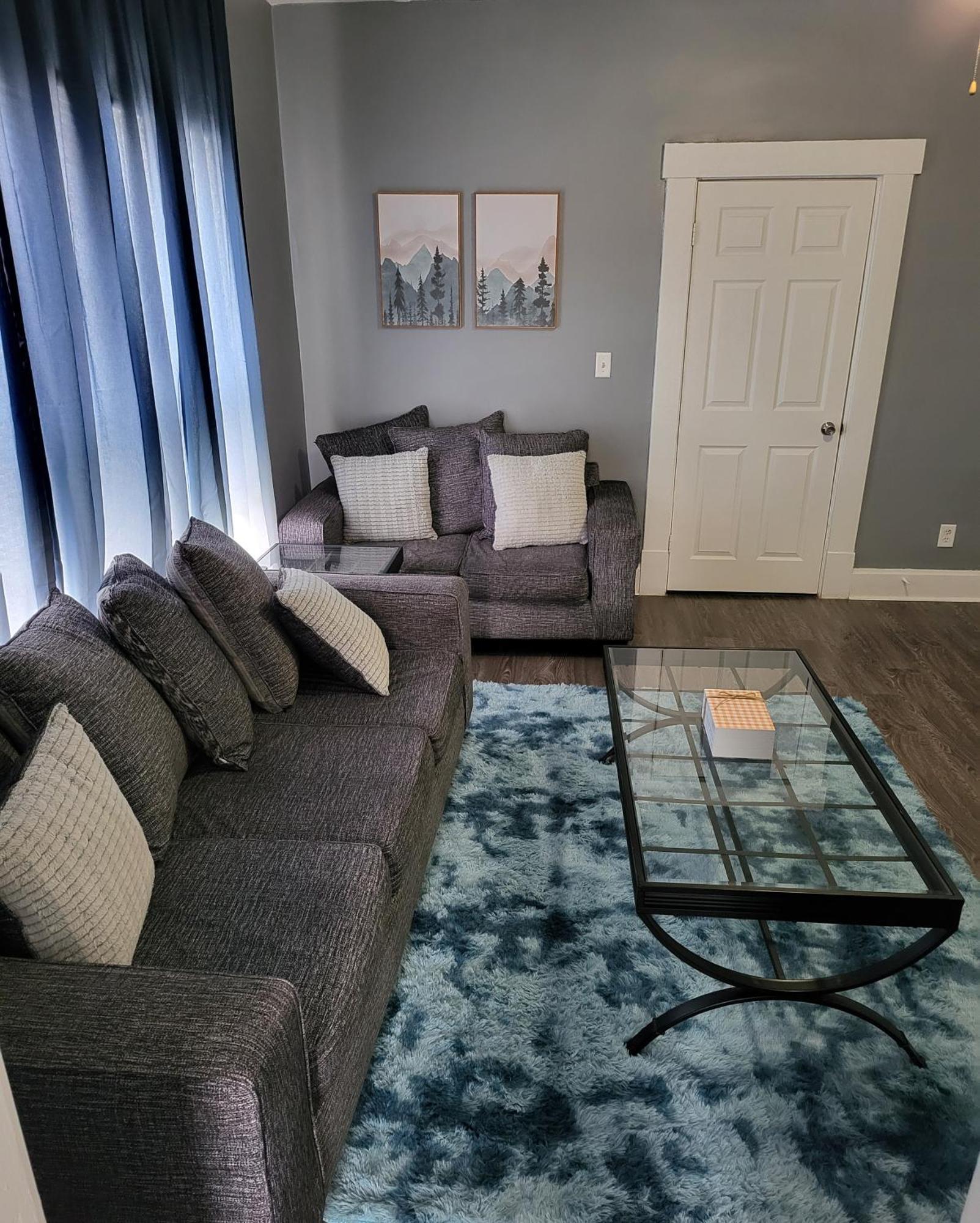 2 Bedroom With King In Columbus, Privacy Of The Whole House *