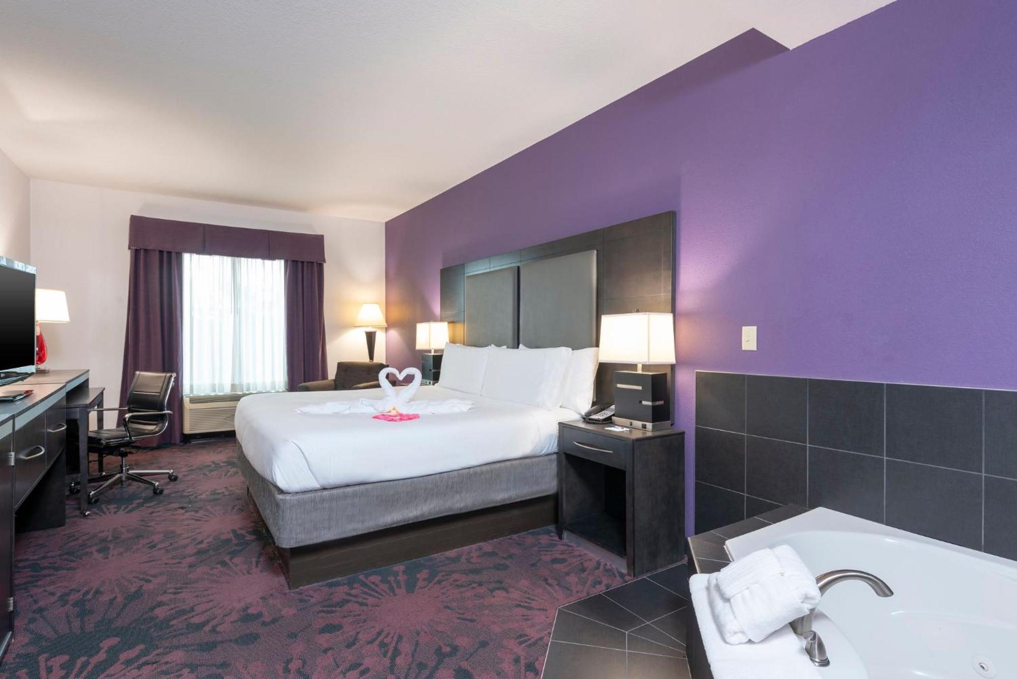 Inn Express & - Polaris Parkway / By Ihg