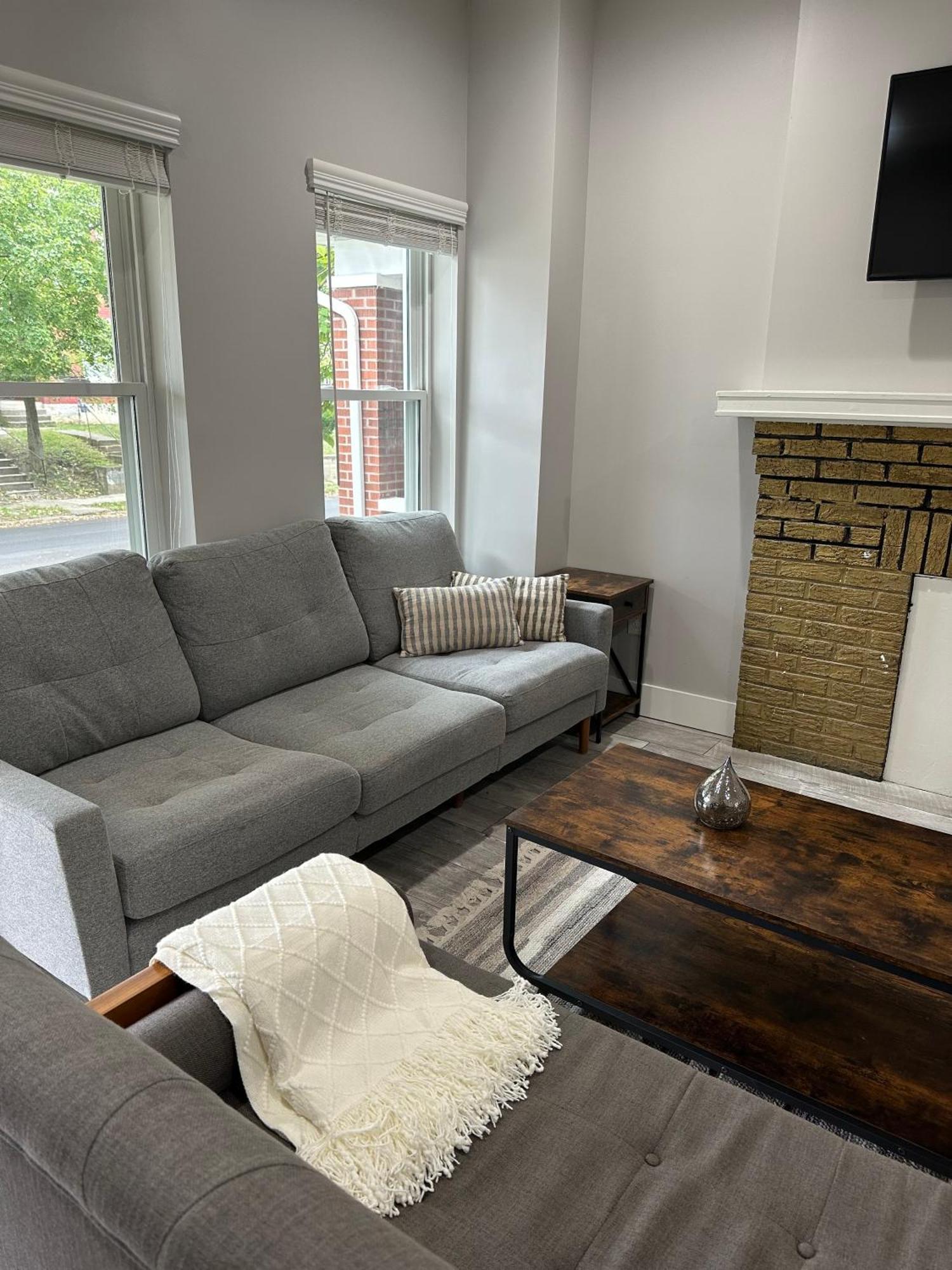 Charming 2br Near Downtown & Attractions