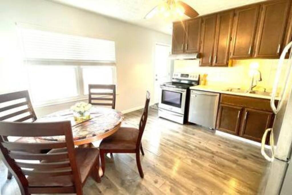 Holiday home Ranch - 3 Bed - Hot Tub - King Bed - Fenced - Pets - Kids - Wifi *
