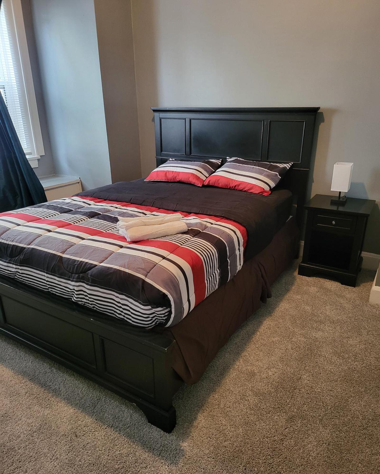Homestay Queen Room, Airport Location, Free Wifi *