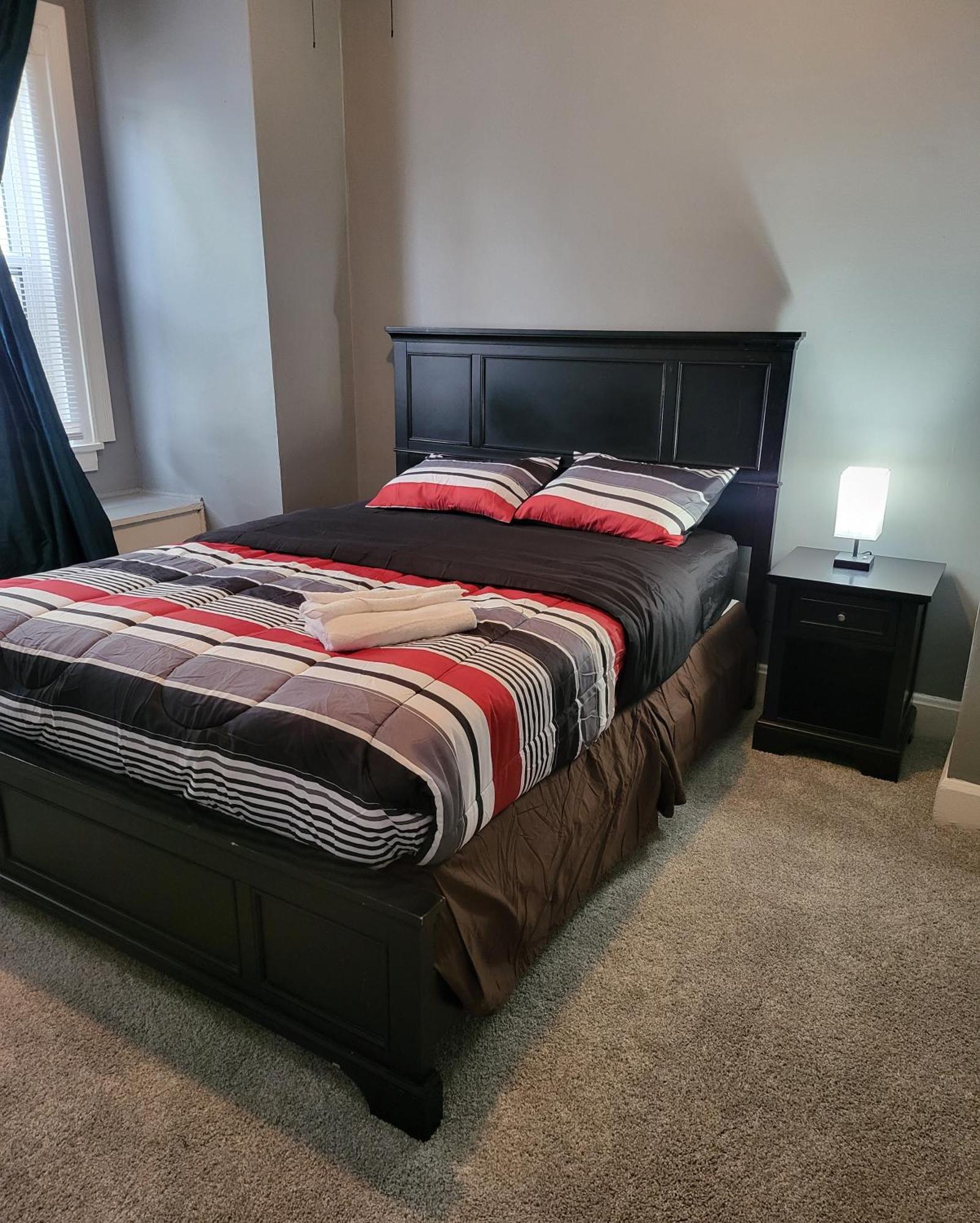Homestay Queen Room, Airport Location, Free Wifi Columbus