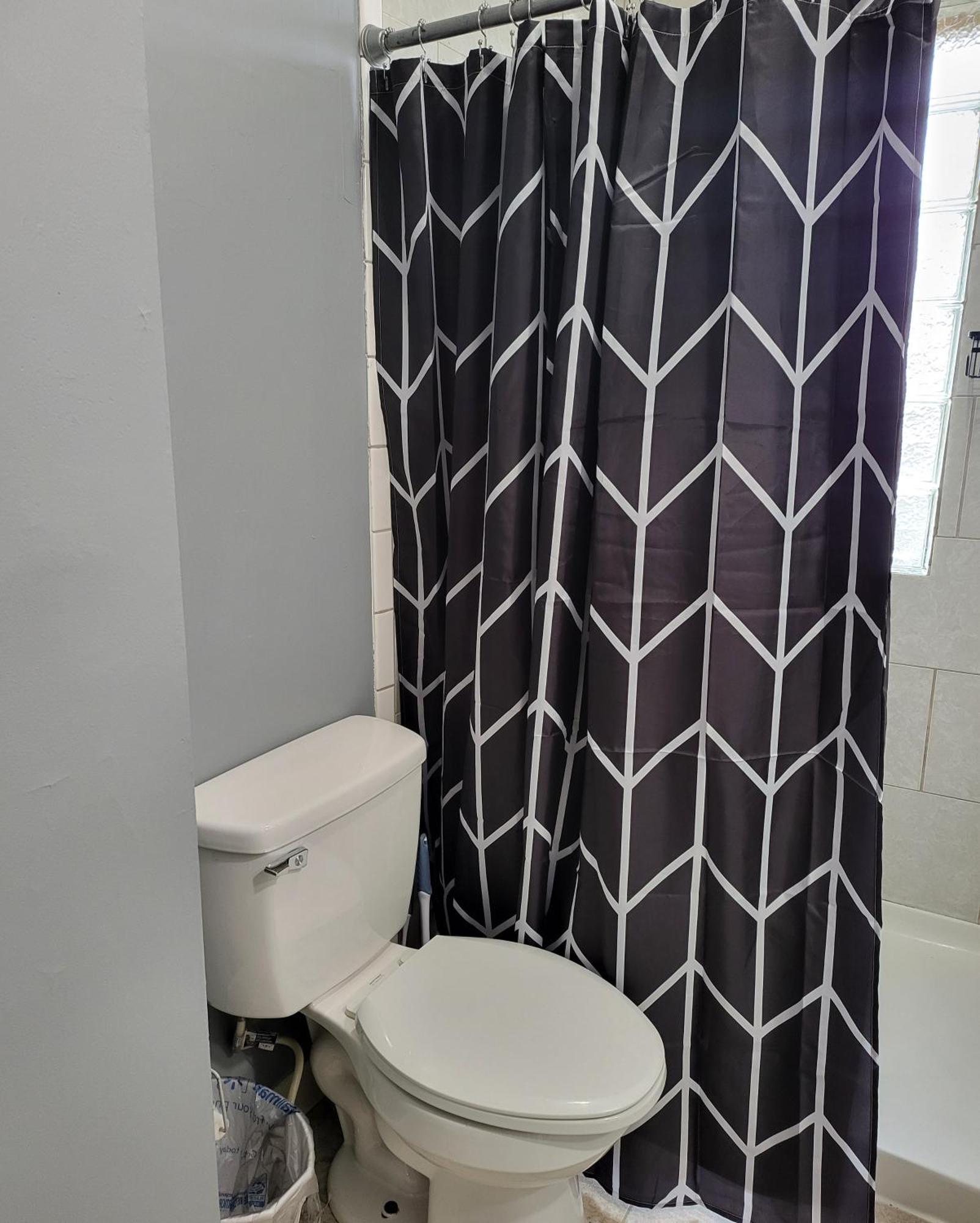 Homestay Queen Room, Airport Location, Free Wifi