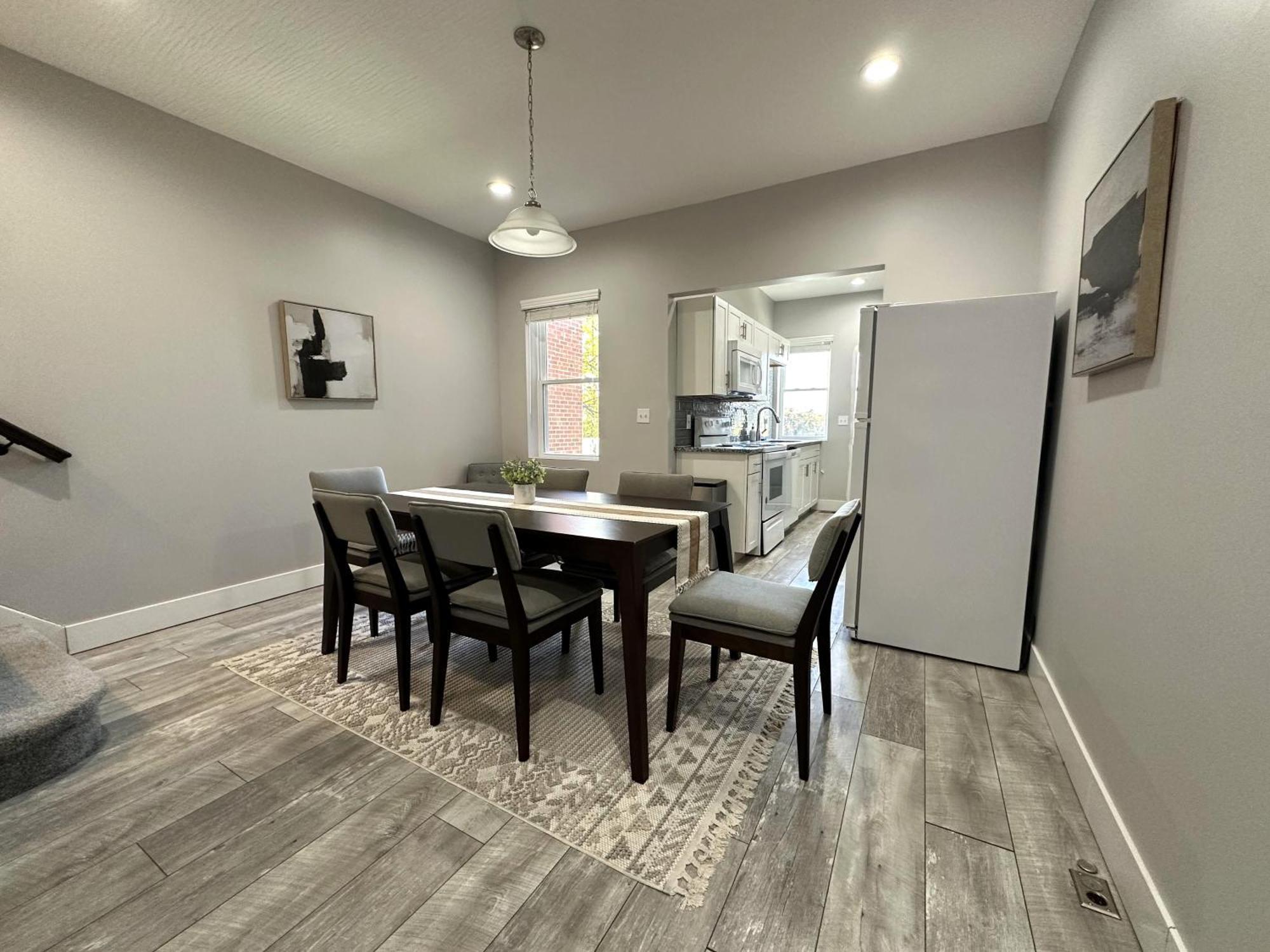 Charming 2br Near Downtown & Attractions Apartment