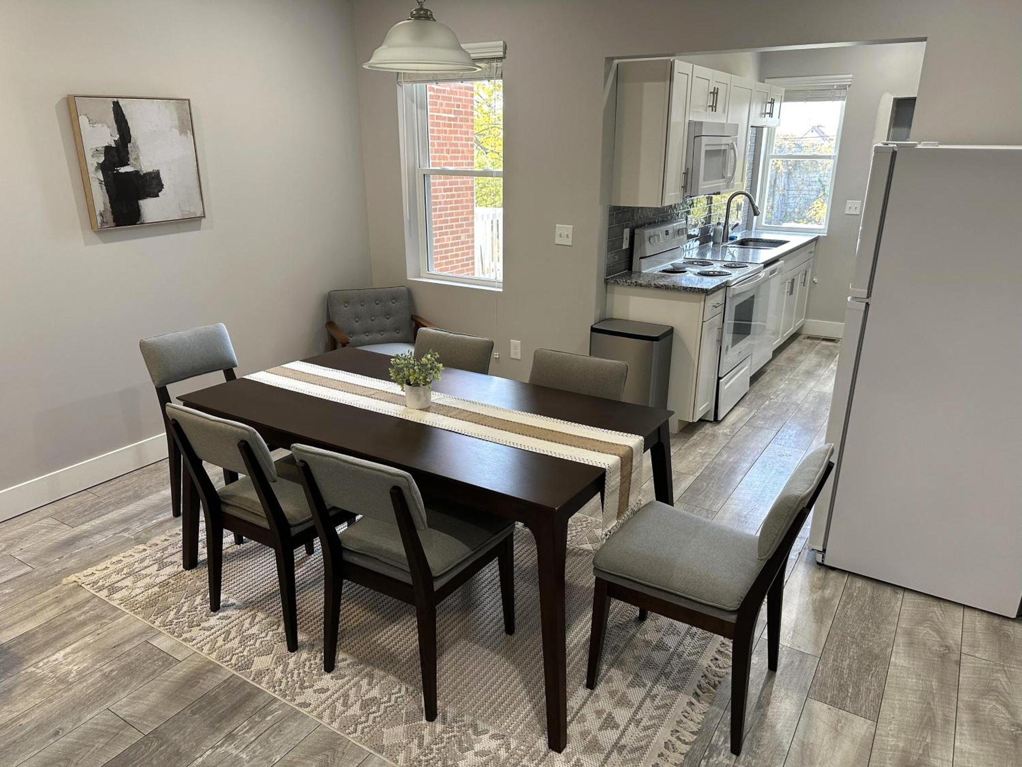 Charming 2br Near Downtown & Attractions Apartment