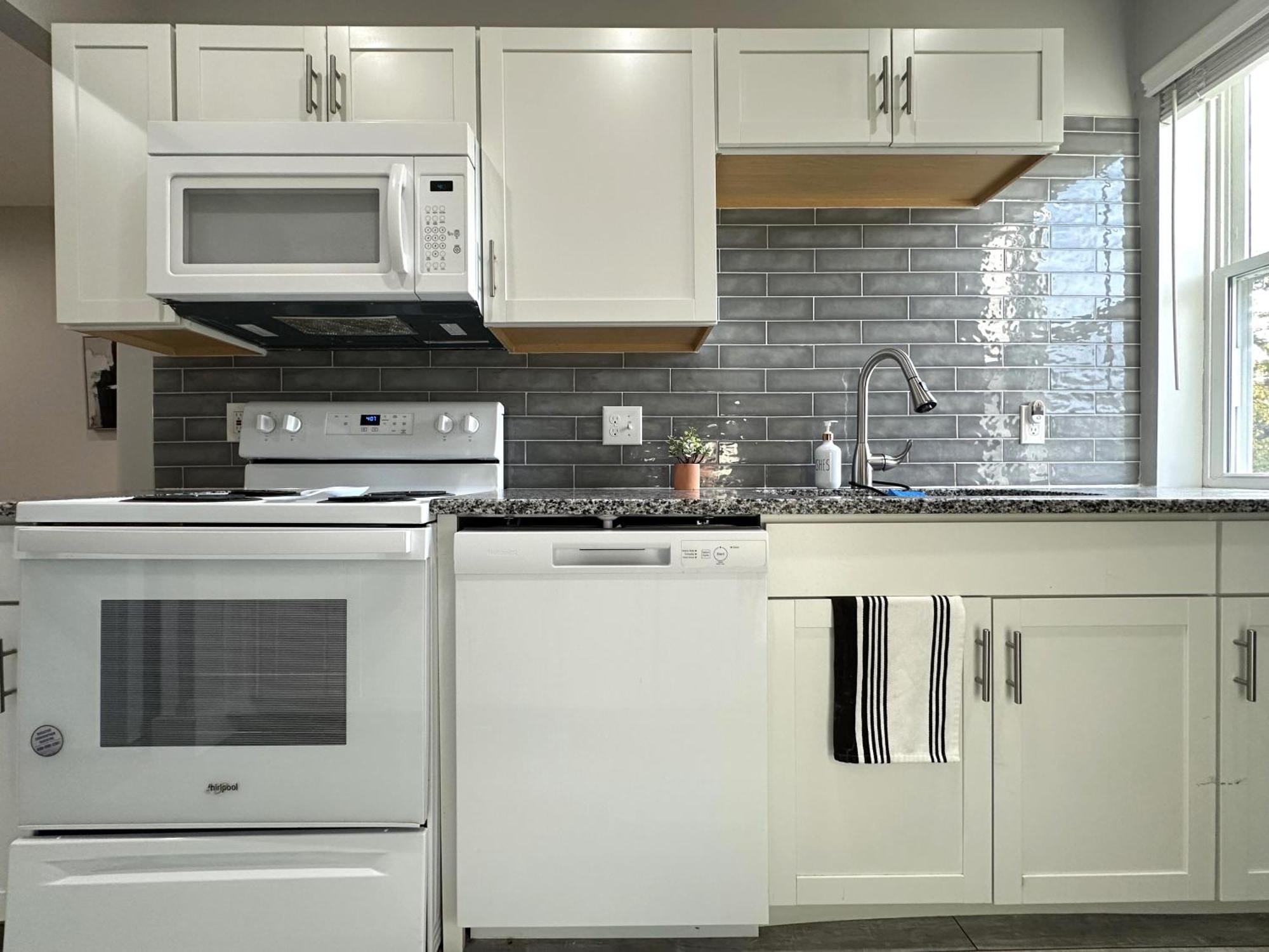 Charming 2br Near Downtown & Attractions