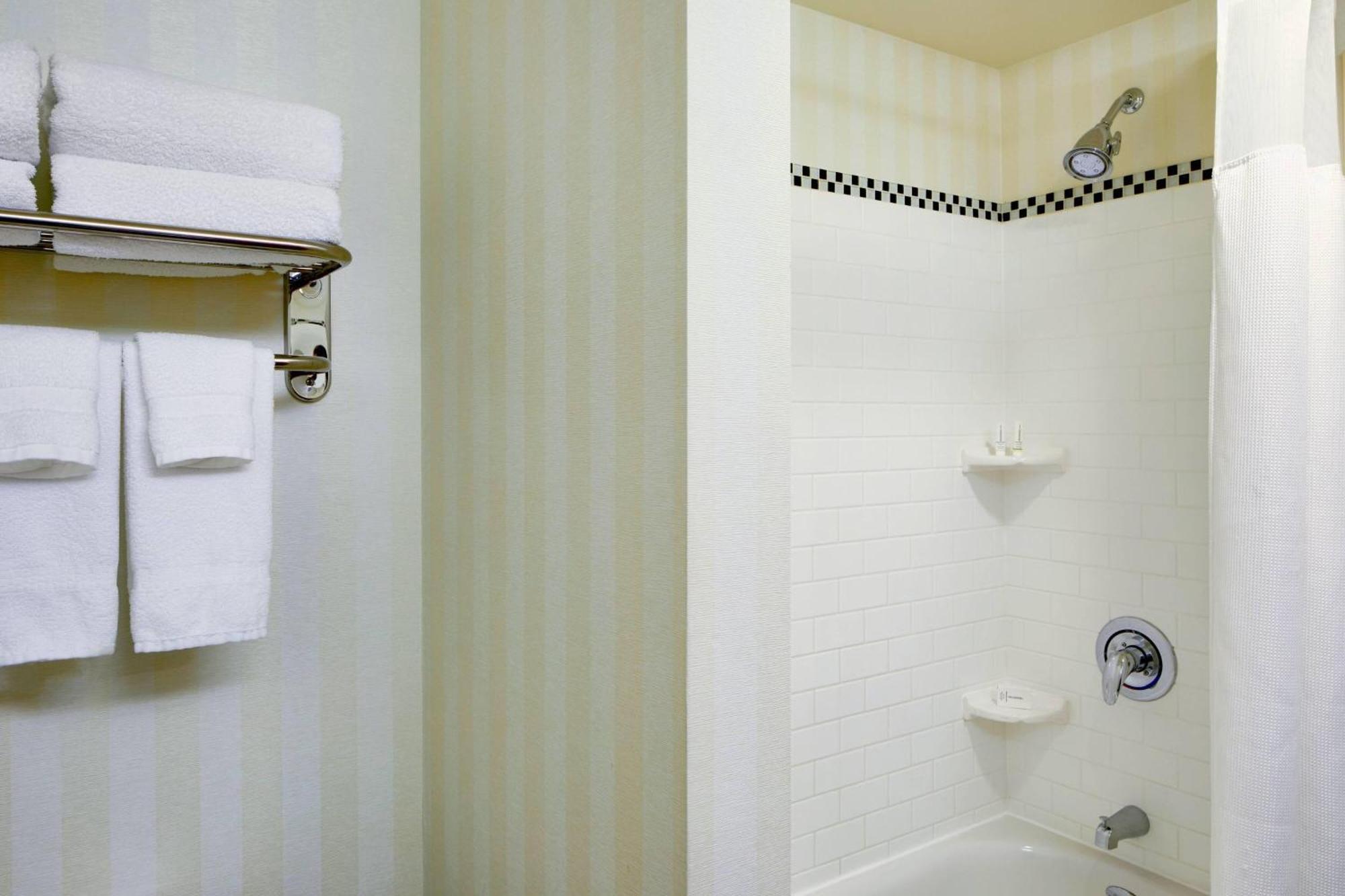 Hotel Fairfield And Polaris 3*