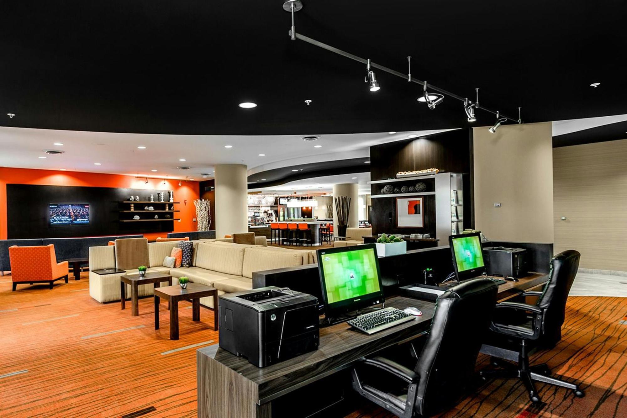 Hotel Courtyard Easton 3*