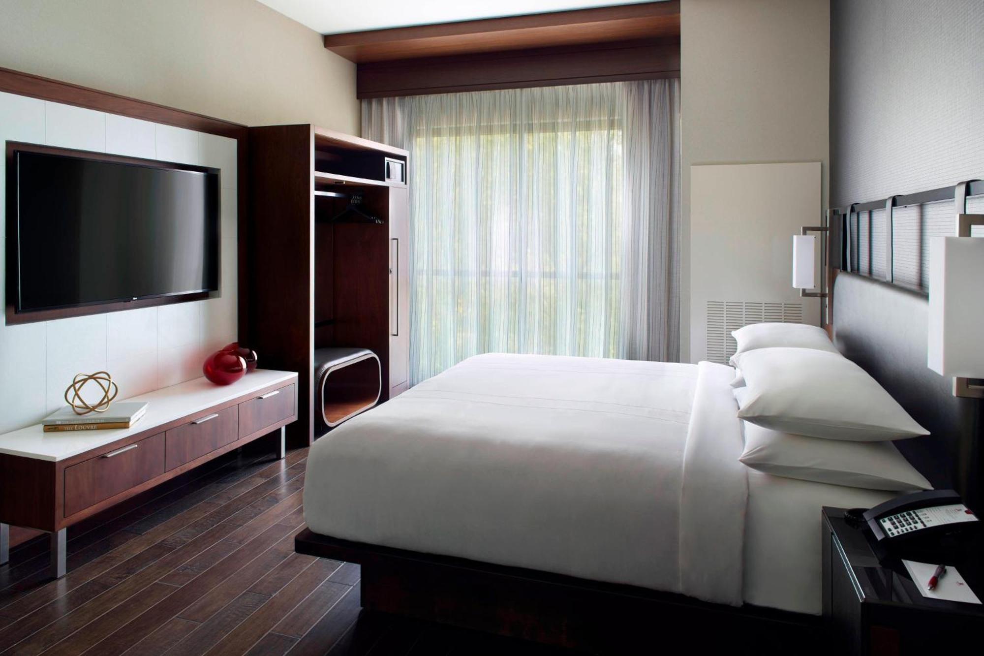 Hotel Marriott Osu 4*
