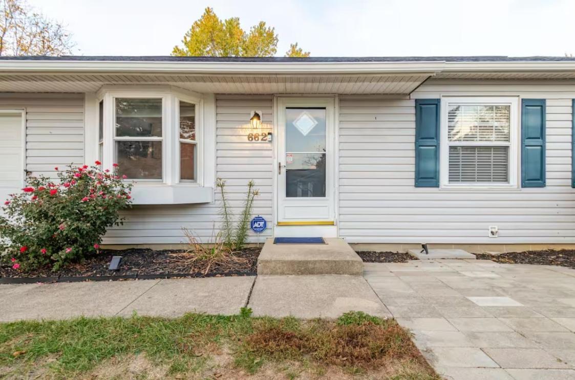 Ranch - 3 Bed - Hot Tub - King Bed - Fenced - Pets - Kids - Wifi *