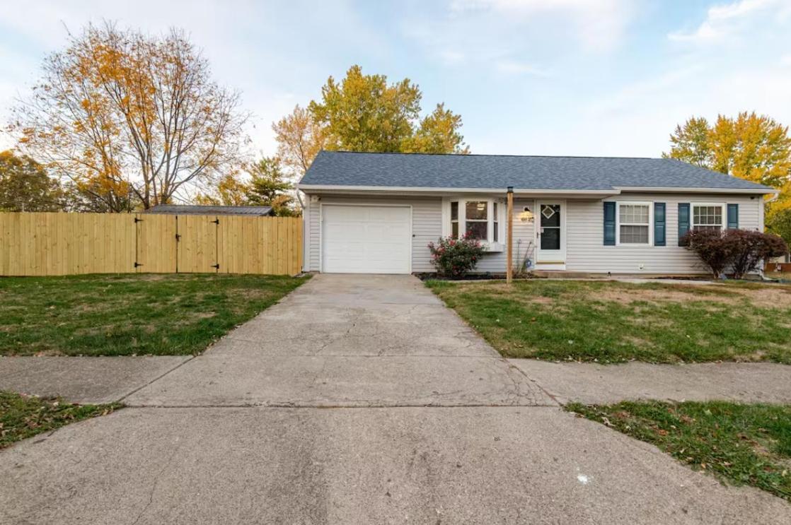 Ranch - 3 Bed - Hot Tub - King Bed - Fenced - Pets - Kids - Wifi Holiday home Columbus