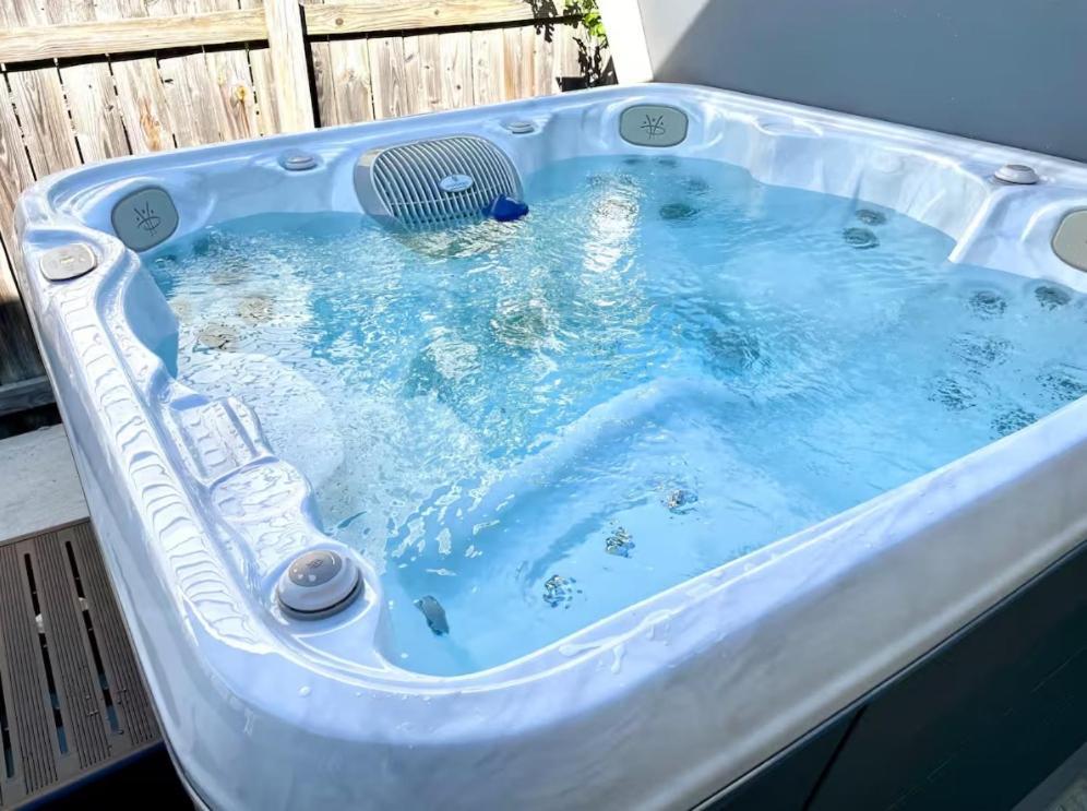 Ranch - 3 Bed - Hot Tub - King Bed - Fenced - Pets - Kids - Wifi Columbus