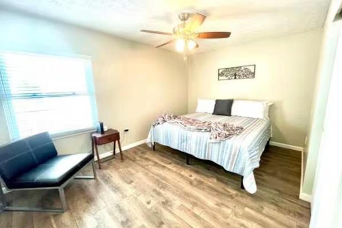 Ranch - 3 Bed - Hot Tub - King Bed - Fenced - Pets - Kids - Wifi Holiday home Columbus