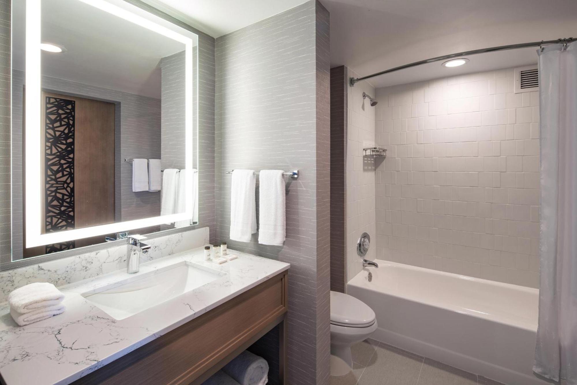 Sheraton Worthington 4* Columbus