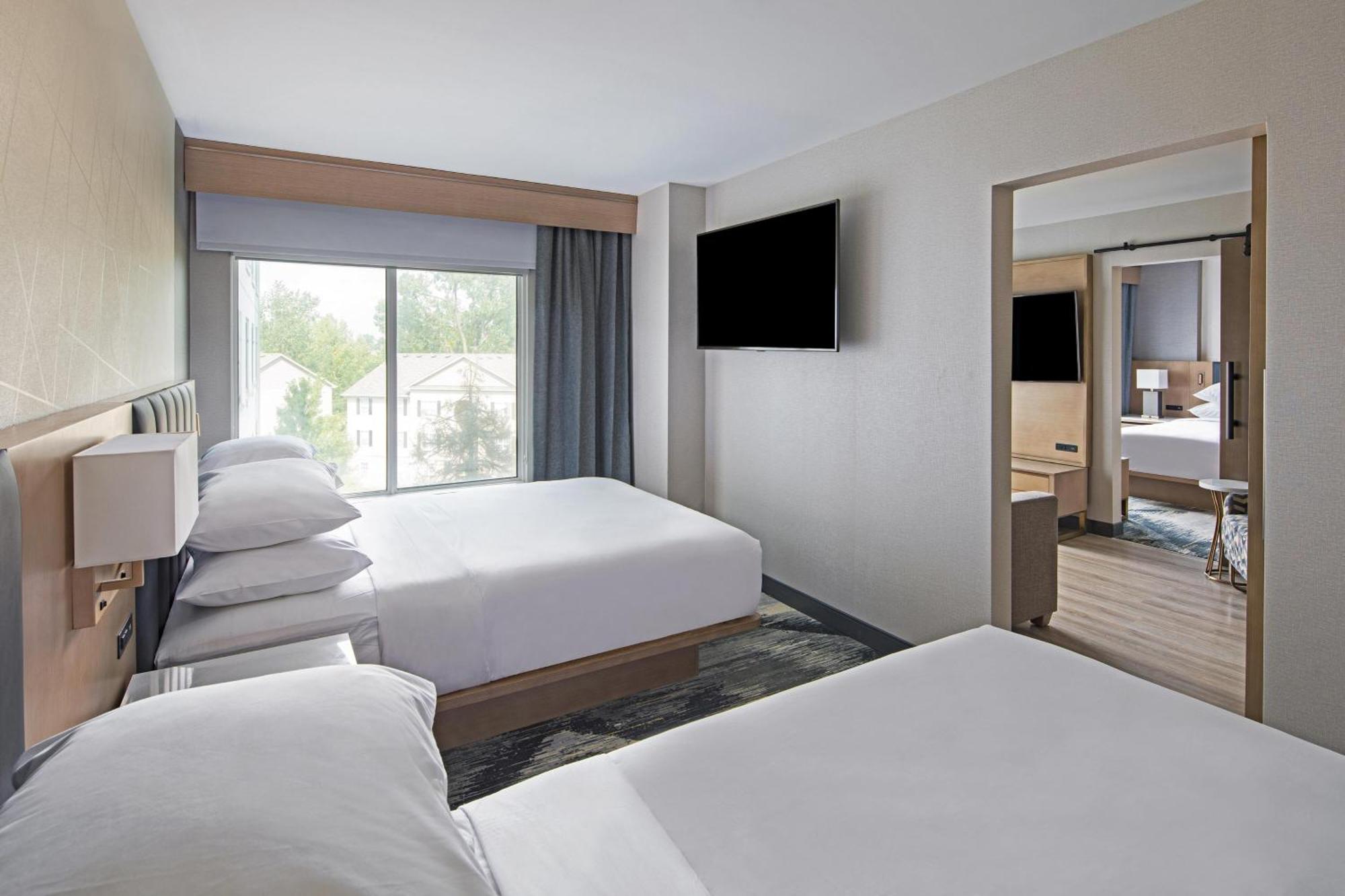 Sheraton Worthington Hotel 4*
