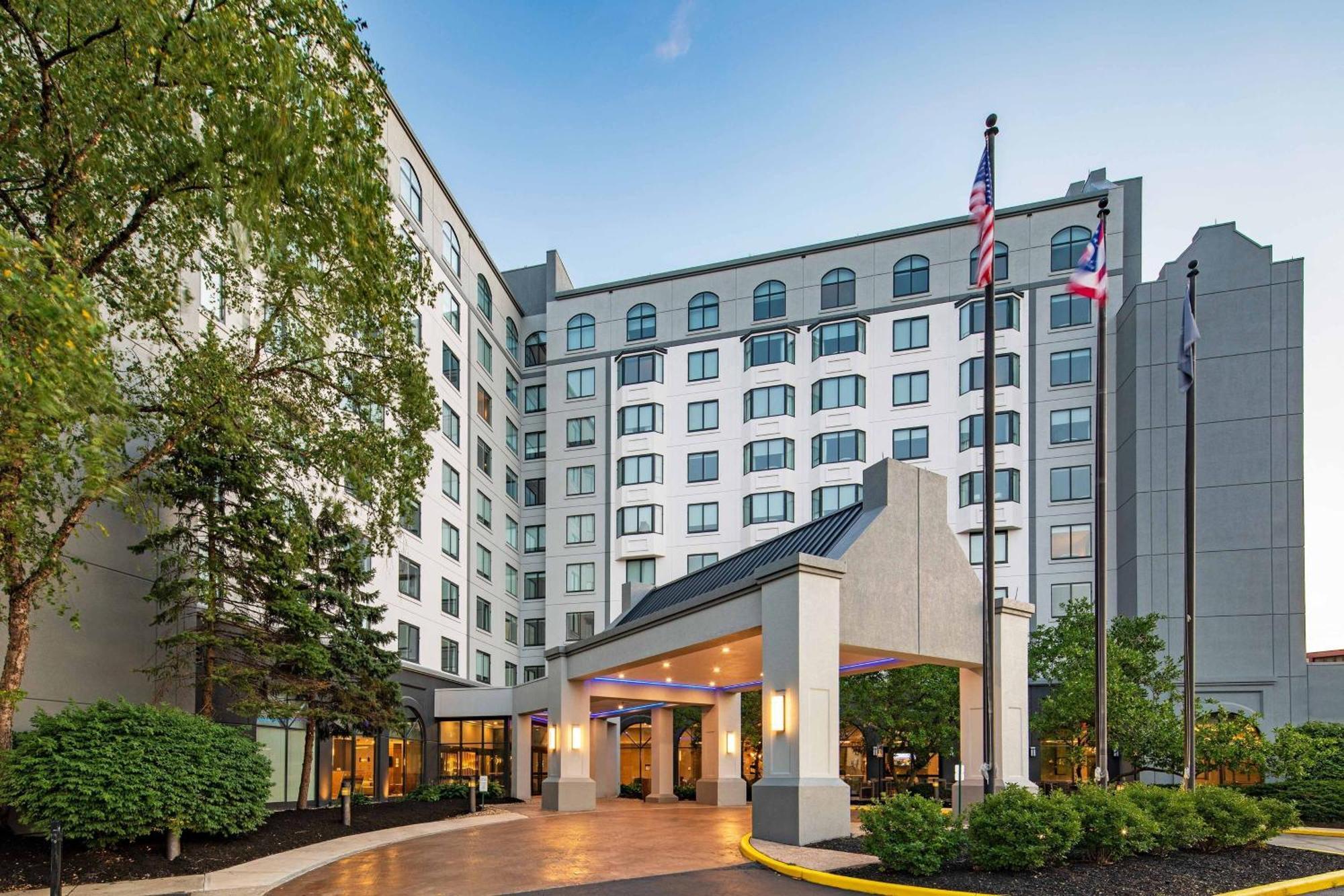 Sheraton Worthington Hotel 4*