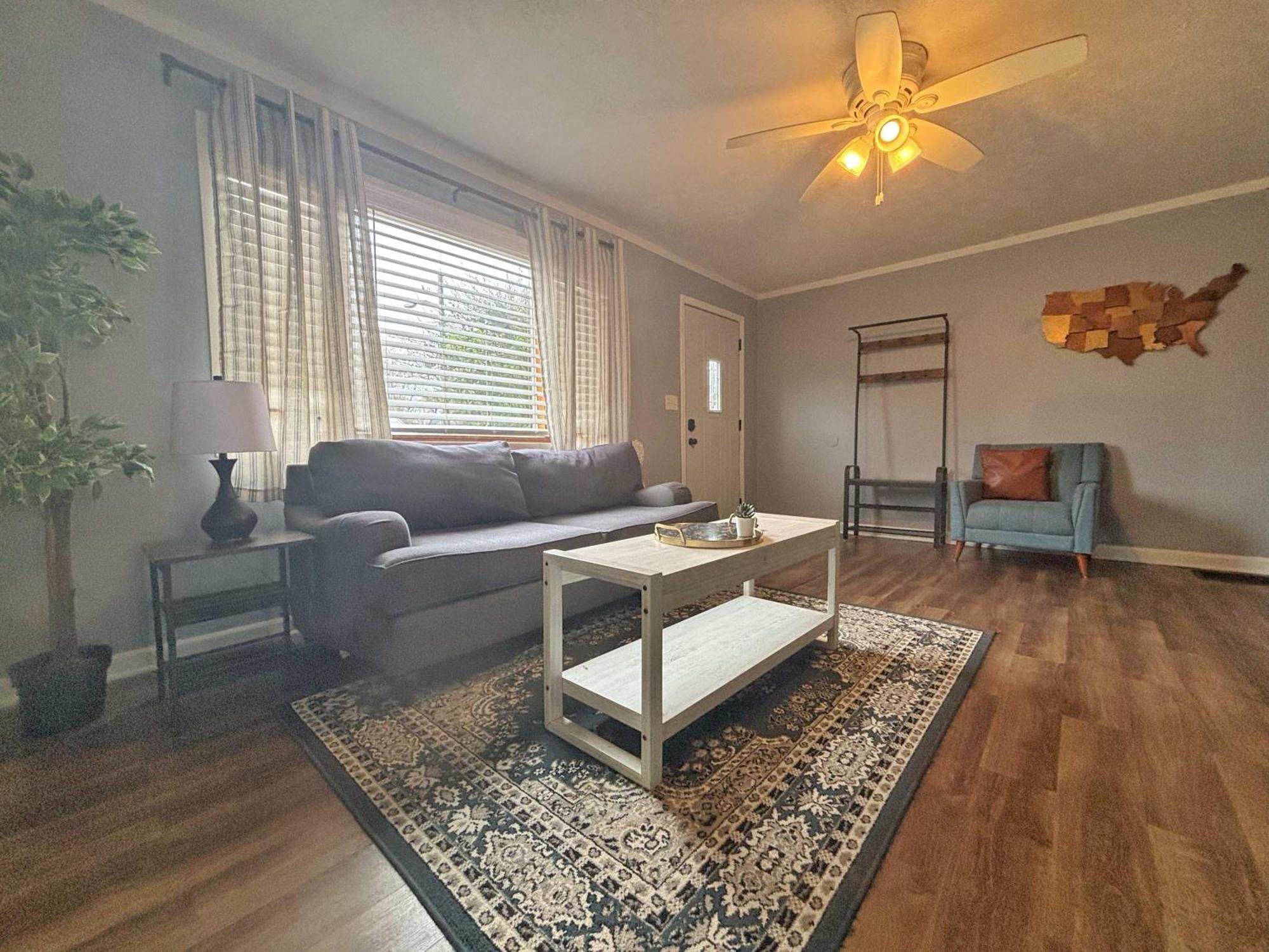Holiday home Housepitality - The Sunset House Columbus