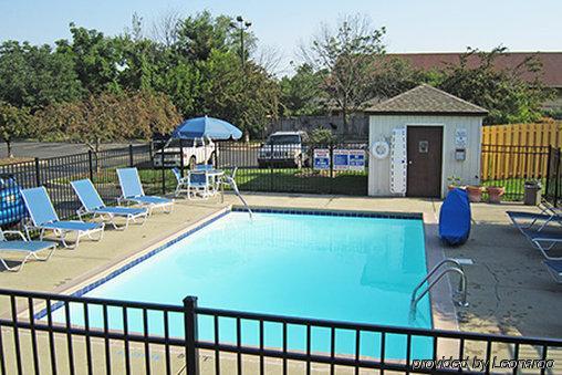 Hotel Suburban East 2*