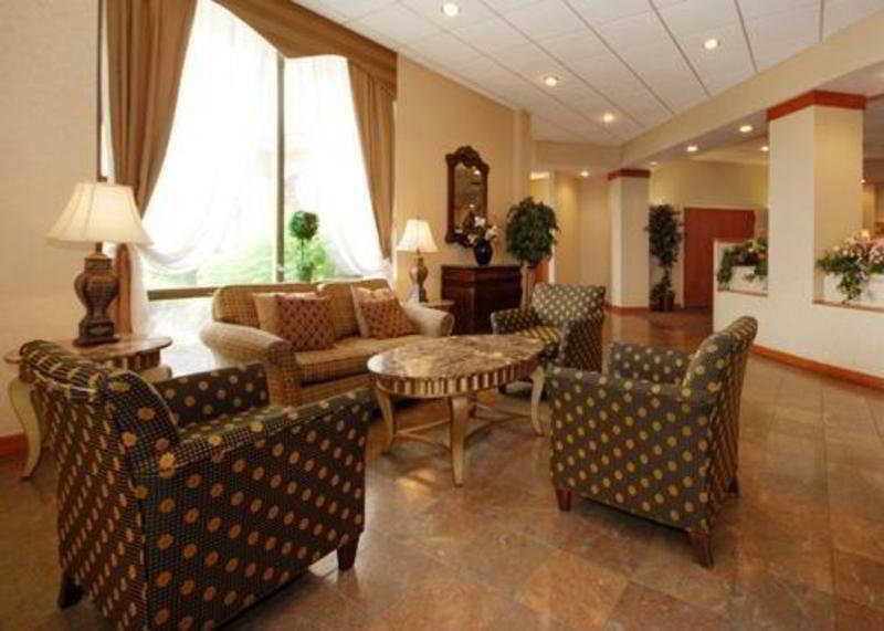 Hotel The Clarion & Conference Center