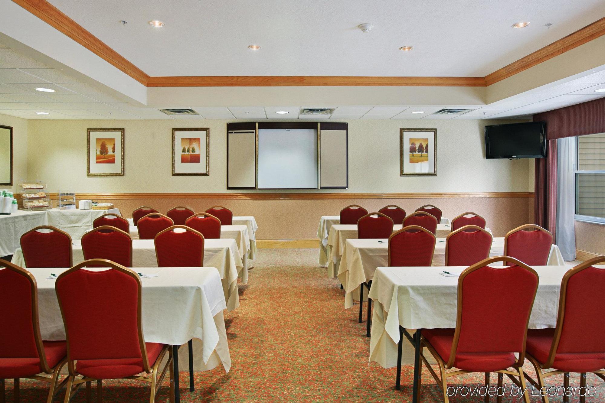 Express & - Airport East By Ihg 3* Columbus