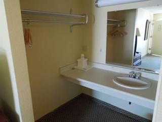 Budget East Motel 2*