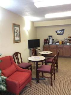 Budget East Motel 2*
