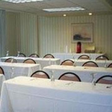 The Clarion & Conference Center Hotel 3*