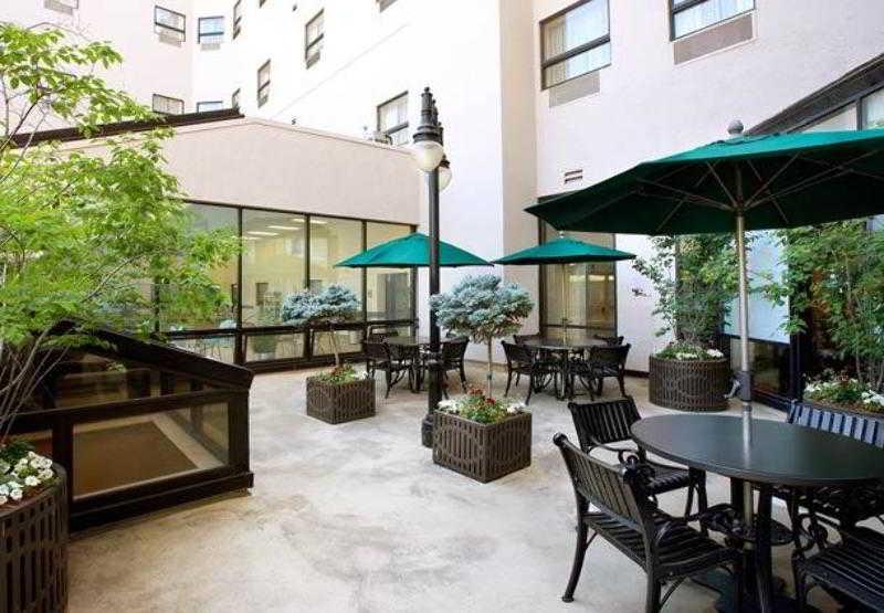 Courtyard Downtown Columbus