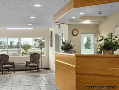 Super 8 By Wyndham West Hotel 2*