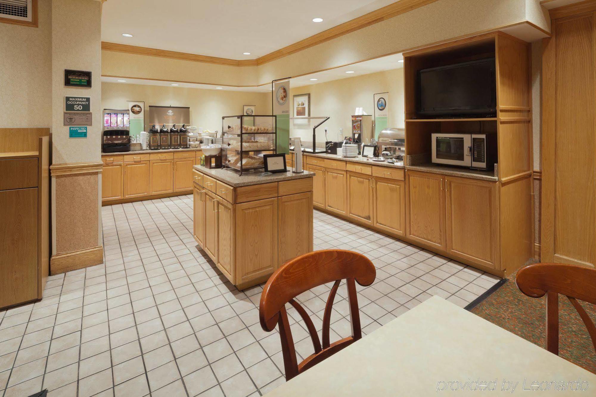 Express & - Airport East By Ihg Columbus