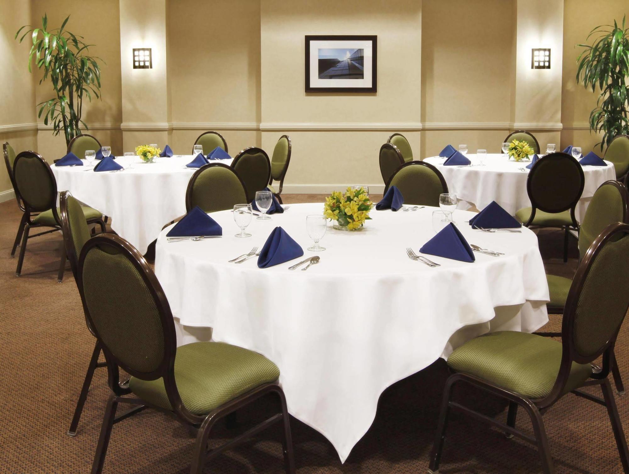Sheraton Worthington Hotel 4*