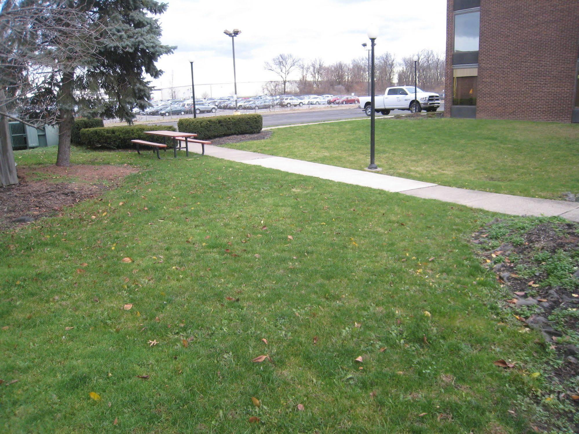 Hotel Days By Wyndham Airport 3*