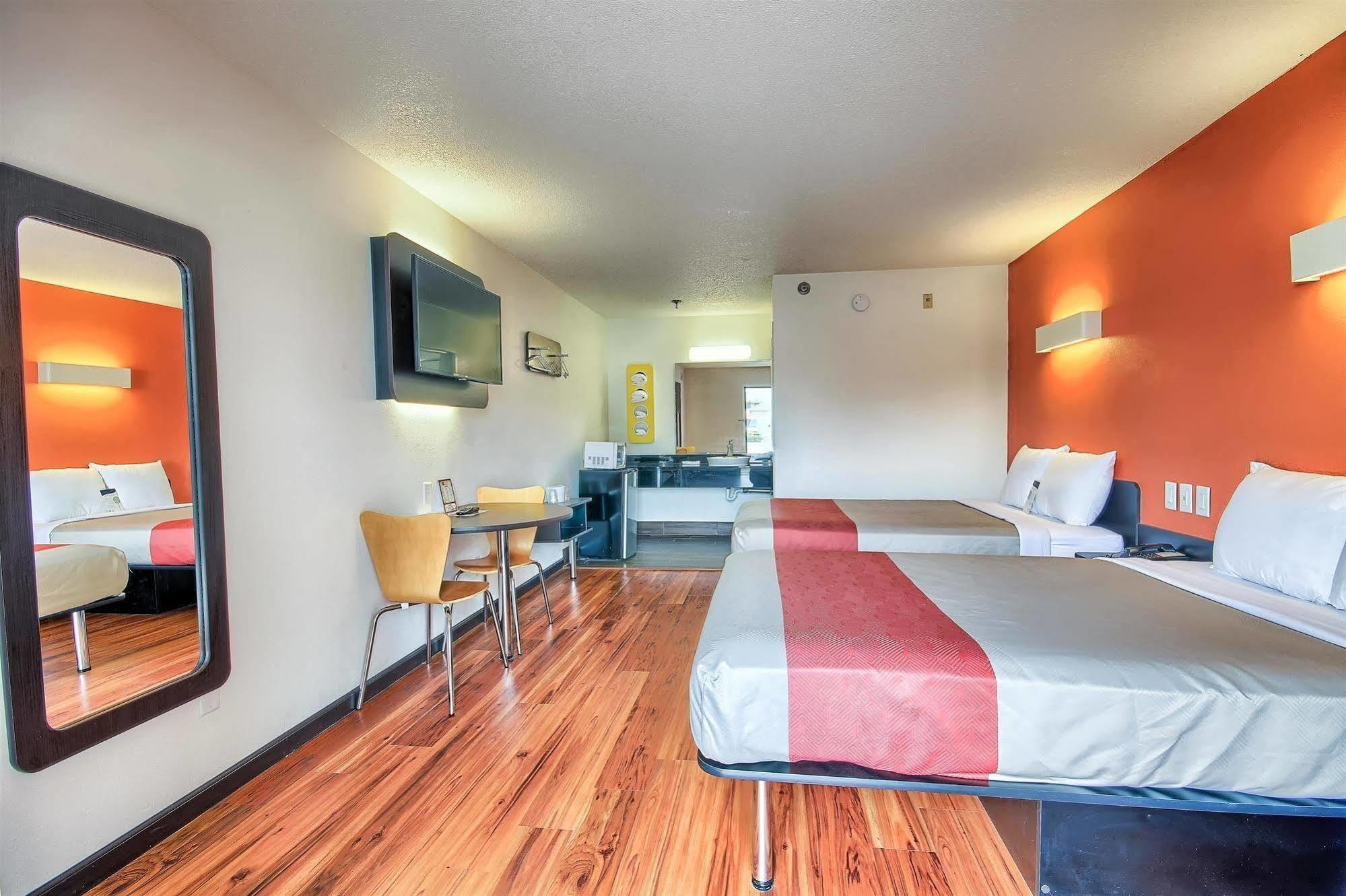 6-columbus, Oh - West Hotel