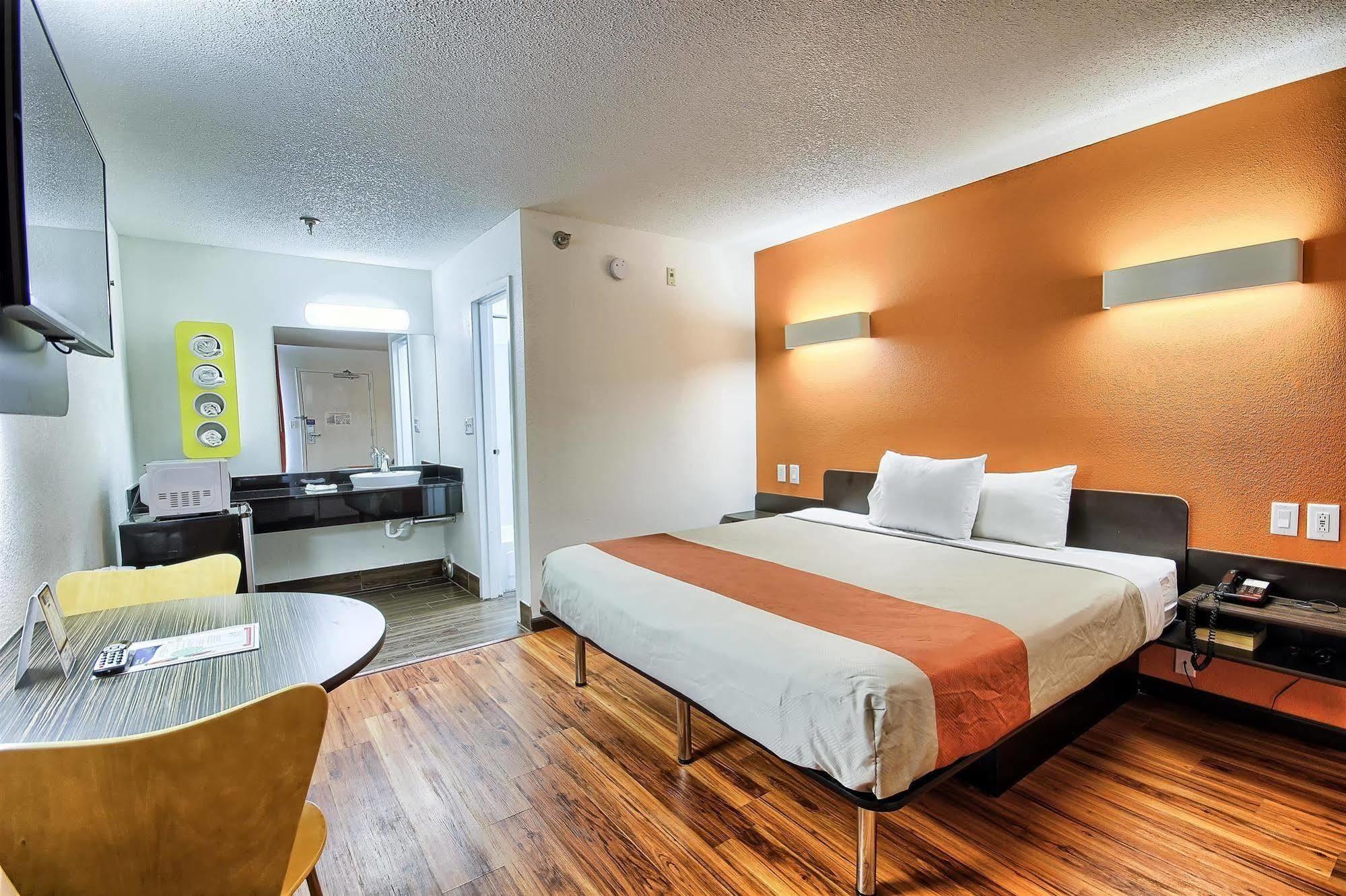 Hotel 6-columbus, Oh - West 2*